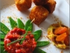 Cubes de lieu jaune en panure de poutargue, confiture de tomates et gaufre de pomme de terre et mangetout